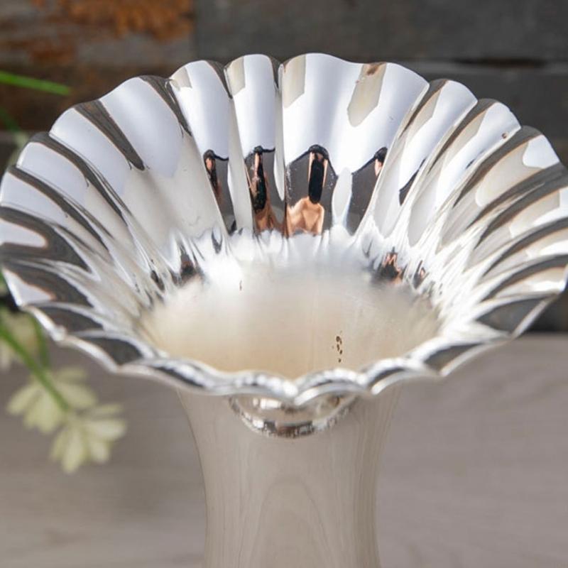 Geometric Embossed Metal Vases - огляд і ціна Interior Design Scandinavian